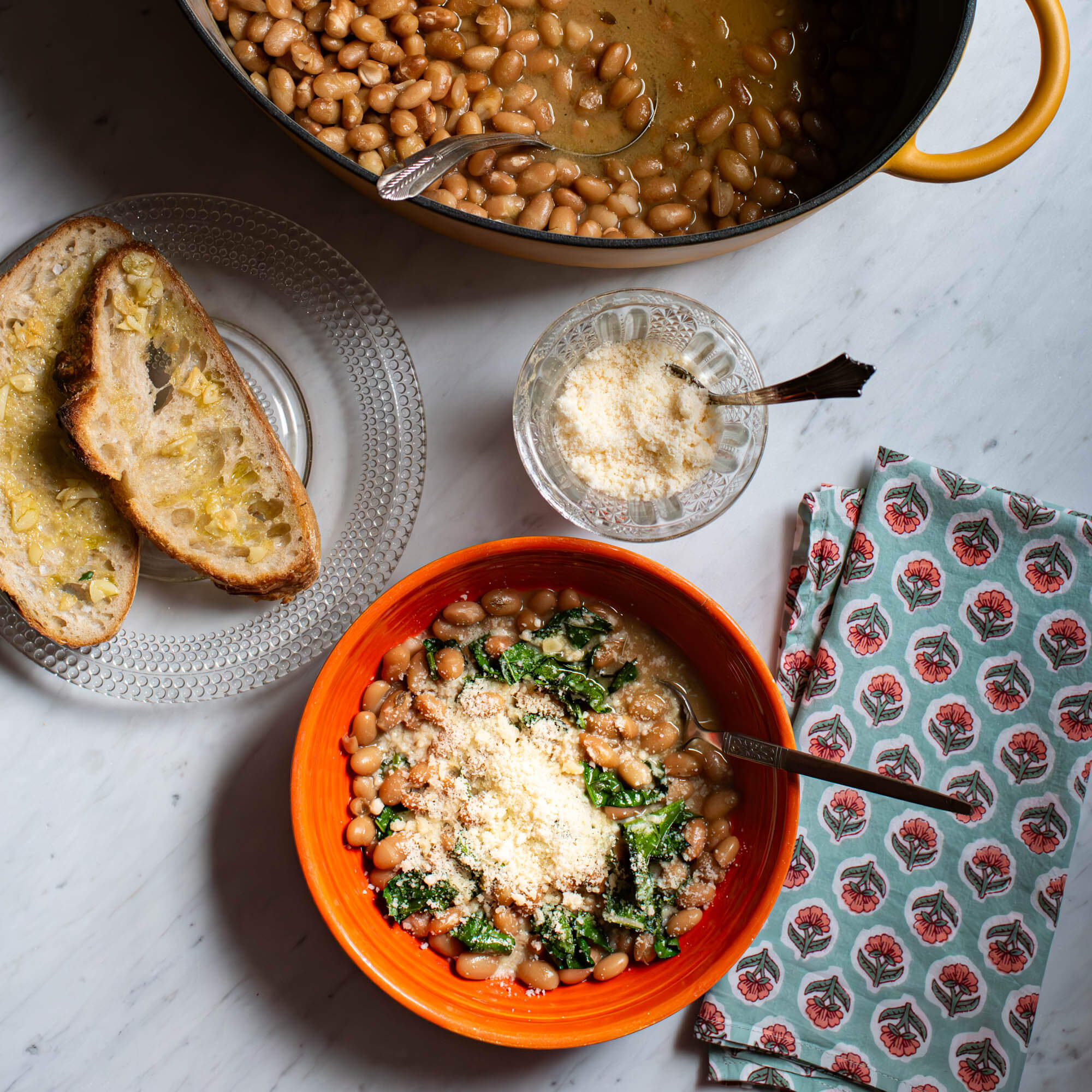 Garlicky yellow beans with greens